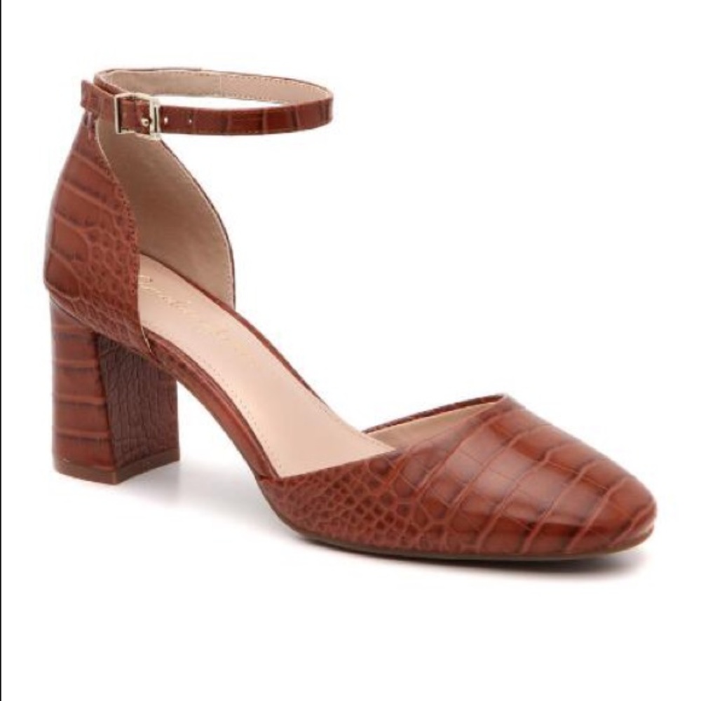Amelia Grace Larena Ankle Strap Pump